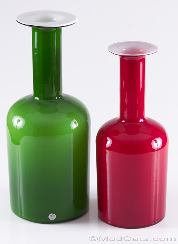 Carnaby 17-inch Green Cased Gulvase