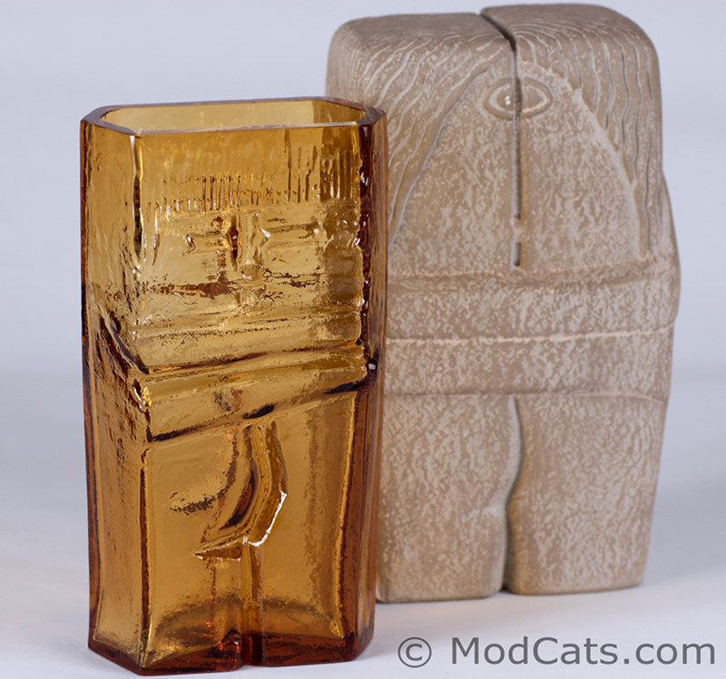 The Kiss Vase