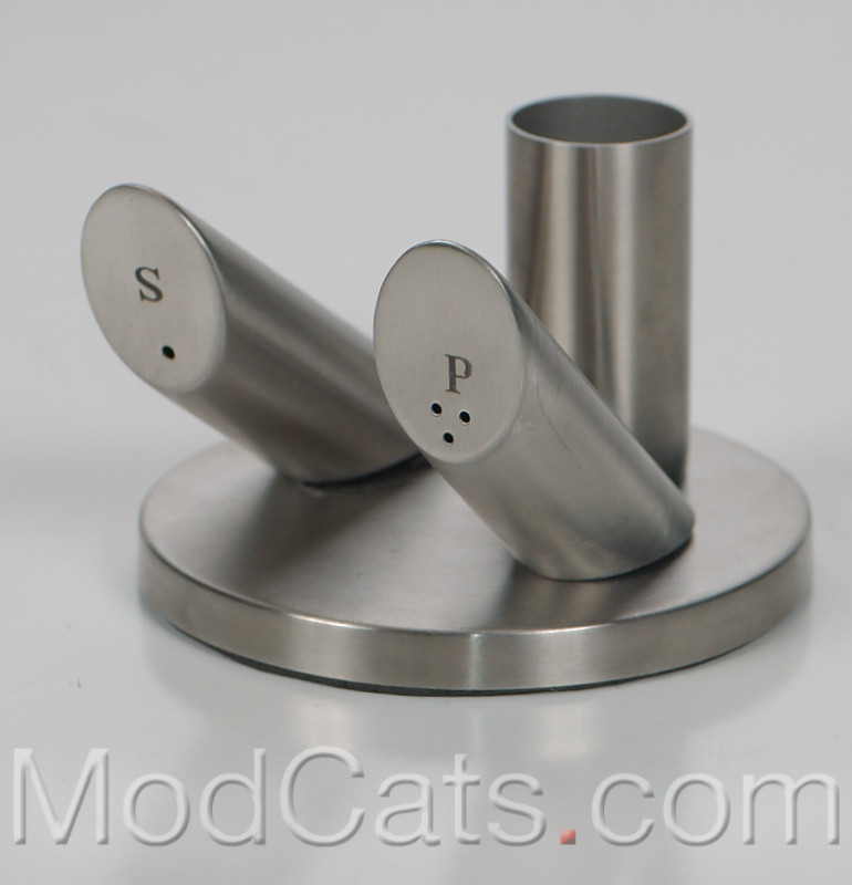 Oggi Salt and Pepper Set
